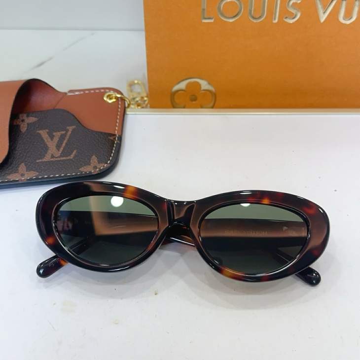 Picture of Louis Vuitton Sunglasses _SKUfw76770634fw